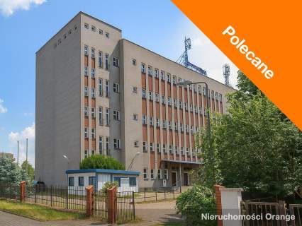Kompleks budynków biurowych z parkingiem