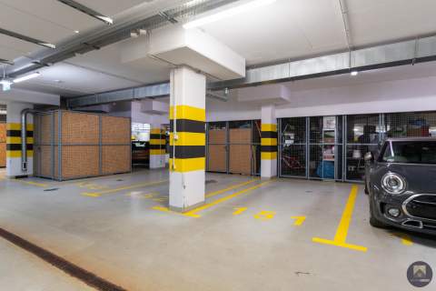 3 Pok-Apartamentowiec Garaż,komórka 10 min CENTRUM