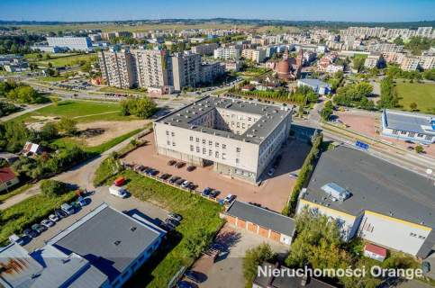 Na sprzedaż budynek biurowy przy DK8