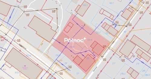 Działka w centrum Piszczaca z domem do remontu