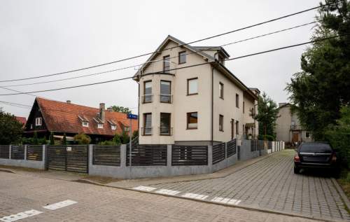 Potencjał inwestycyjny lub dom wielorodzinny.