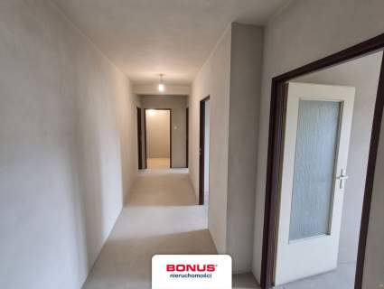 3 pokoje 68 m 1. piętro balkon