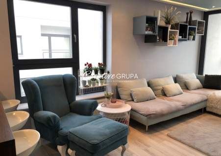 89 m 4 pokoje Metro Ulrychów Balkon Garaż