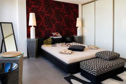 Last Floor Prestige Apartment Security 24/7