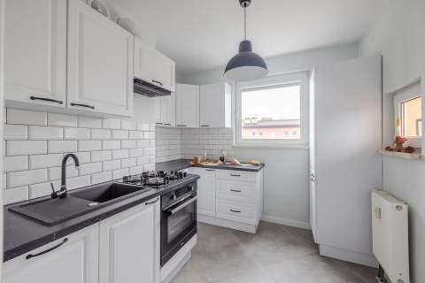 DUŻY BALKON JASNE DOBRZE SKOMUNIKOWANE
