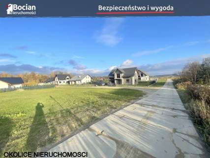 Płaska działka przy lesie   Trąbki Wielkie 
