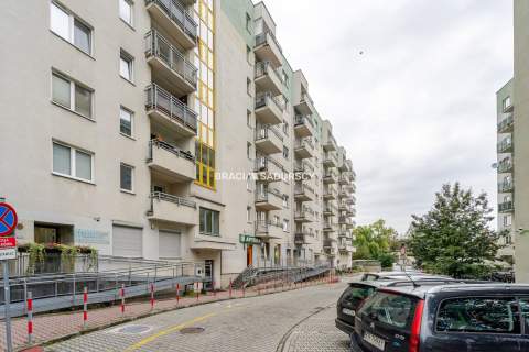 3-POKOJOWE, BALKON, ATRAKCYJNA LOKALIZACJA