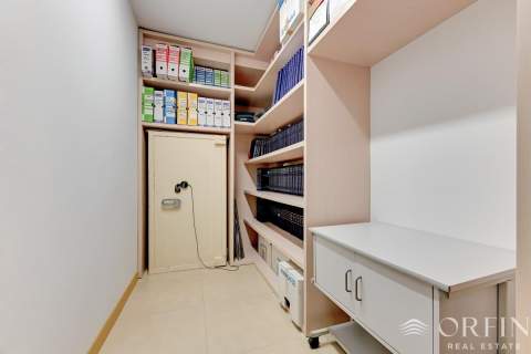 Apartament zaadoptowany na kancelarię w Transatlan