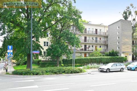2 pokoje w kamienicy na Woli