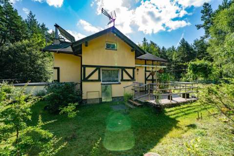 Rekreacja i całoroczny komfort   domek w lesie 