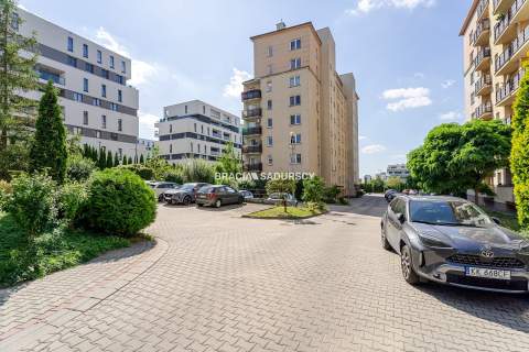 studio z oddzielną kuchnią/Ruczaj/duzo m.parkingow