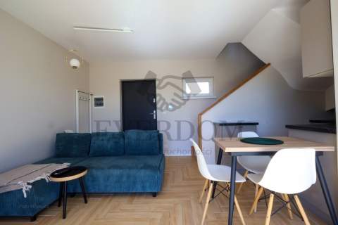 Dwupiętrowy apartament z ogródkiem i m.parkingowym