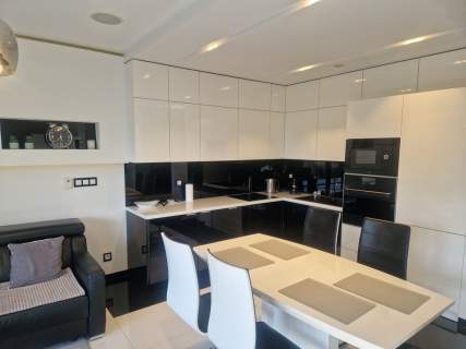 3 pokoje w APARTAMENTOWCU 2 MIEJSCA PARKINGOWE