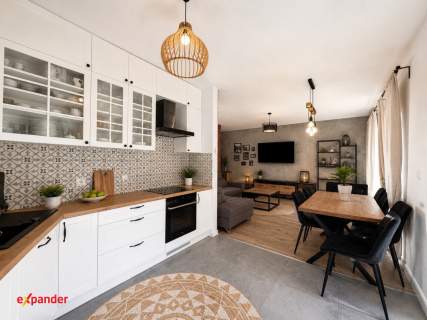 Z garażem podziemnymi komórką Wyposażone Balkon Garderoba Narożne