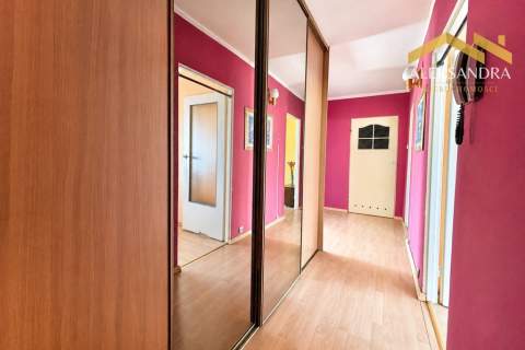 Słoneczne i funkcjonalne mieszkanie Duży balkon