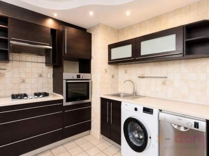 2-pokojowe mieszkanie na parterze Garderoba Balkon