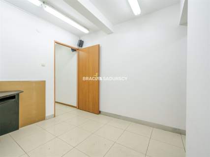 lokal 76m2, Kremerowska przy Karmelickiej