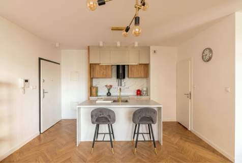 Dwa pokoje, urlokliwy balkon, nowe budownictwo