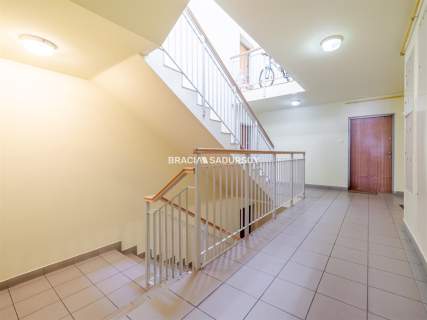 2 piętro, balkon, 3 pok., piwnica,zielono, parking