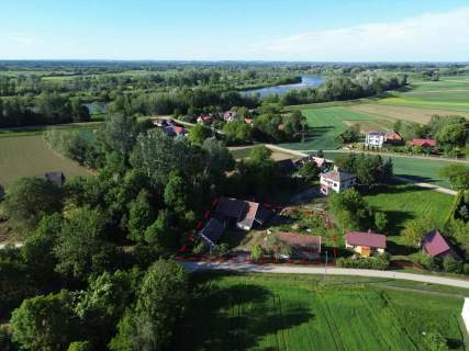Dom w Samocicach z działką 18,49 ara