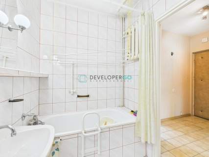 Mieszkanie na wysokim parterze z balkonem