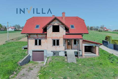 Dom z pięknym widokiem/ 14 arów/ piwnica/ 2 garaże