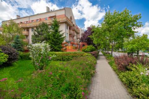2 pokoje balkon komórka lokatorska klimatyzacja do wejścia