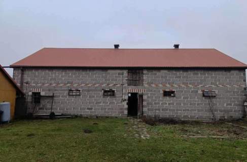 Gospodarstwo 9,06 ha 90 600 m z budynkami oraz maszynami
