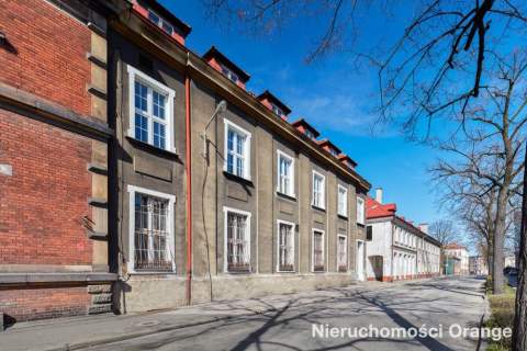 Budynek biurowo-usługowy przy Parku Centralnym