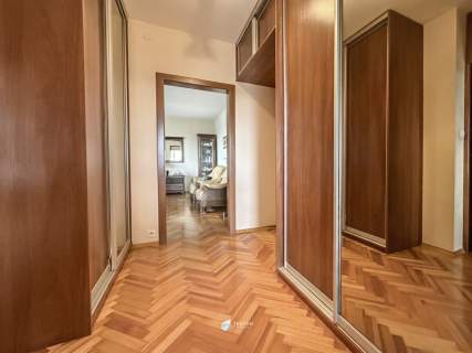 PIĄTKOWSKA 3POK USTAWNE ŁADNE BALKON WINDA CISZA