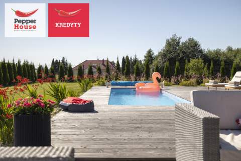 Nowoczesny dom z basenem i spa
