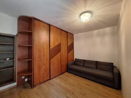 2 pokoje/ do odświeżenia/ ul.Reymonta 13