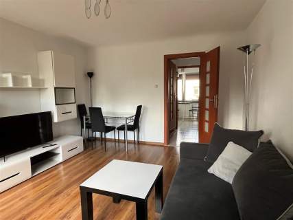 2 piętro z balkonem, dwustronne- dobra lokalizacja