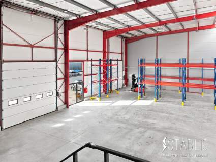 Magazyn z Biurami / Elewatorska / 420 m2