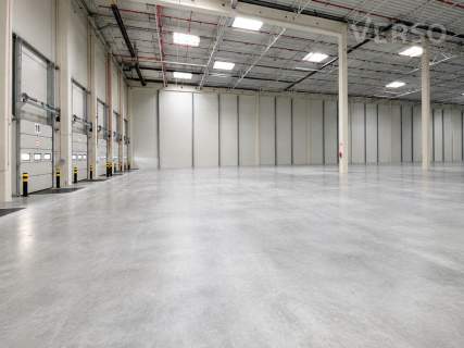 Magazyn/lekka produkcja 4000 sqm. biura 200 mkw.