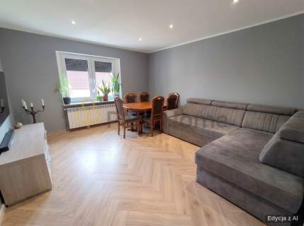 3 - pokojowe mieszkanie w centrum Żar - II piętro.