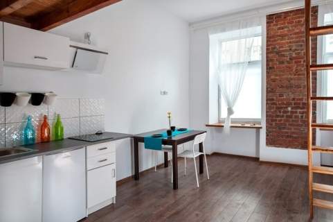 Wynajmę jasne studio z andresolą, Żeromskiego 6