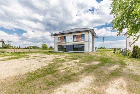 Połówka bliźniaka z działką 1500m2