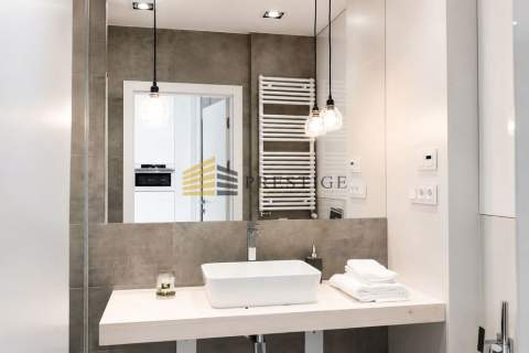 Apartament 47 m Metro Wierzbno Klimatyzacja