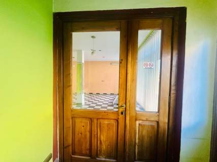Lokal 60 m z witrynami blisko centrum Strzelina