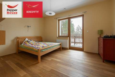 Dom działka z linią brzegową