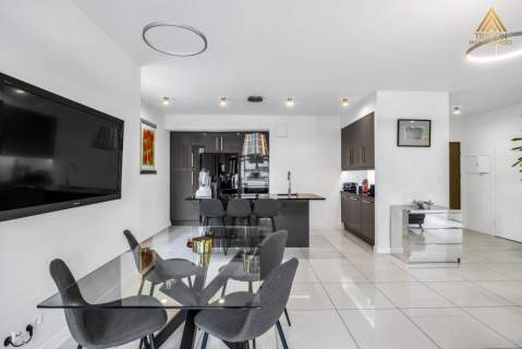 Jasny Apartament 77 m2 - 2 pok - Taras 65m2 - Wola