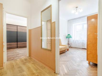 2-pokojowe z osobną kuchnią.