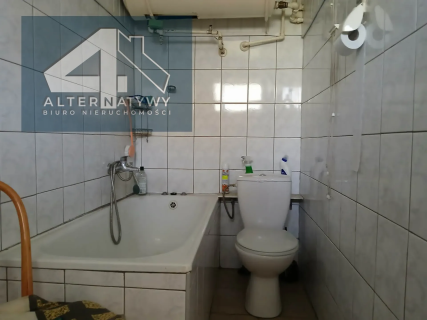 Klimatyczny dom, siedlisko z dużą działką.