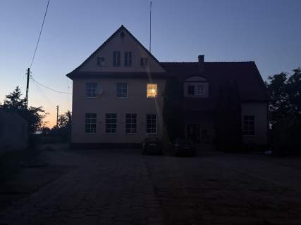 Sprzedam wielki dom pod inwestycje