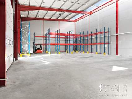 Magazyn z Biurami / Elewatorska / 420 m2