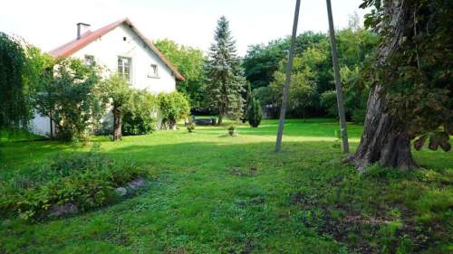Siedlisko - dom plus teren 1,1020 ha . Kedrzyno gmina Siemyśl