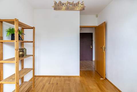 Bemowo dwa pokoje 40 m2 piętro 1/2 garaż podziemny