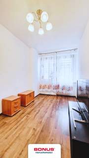 Tanie 2 pokoje z balkonem na parterze