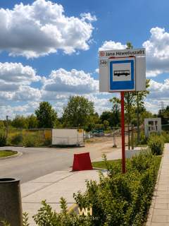 Nowoczesna kawalerka z balkonem obok metra